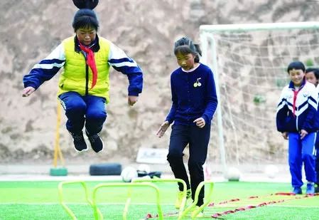 山区女孩足球梦,山里的足球梦是什么