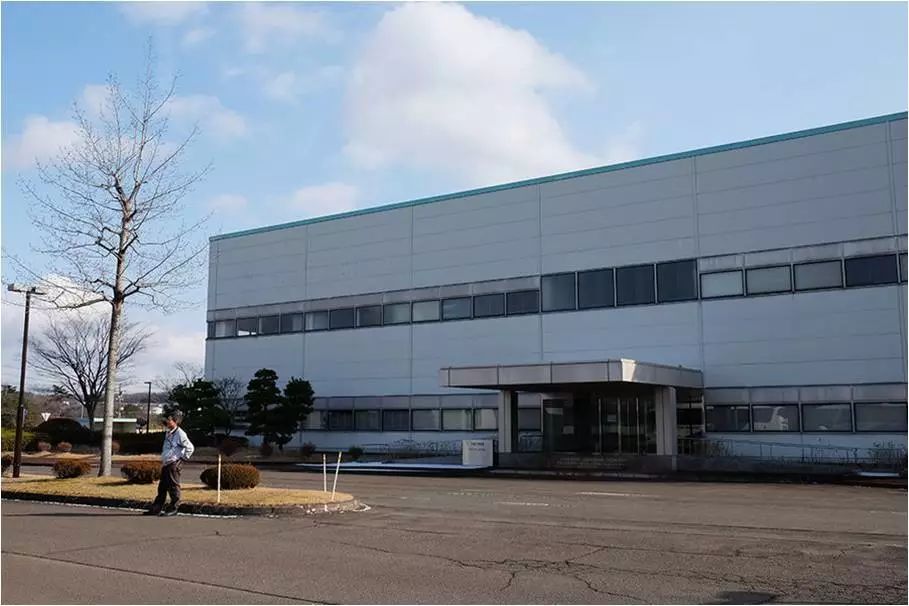 三十岁就有眉间纹法令纹怎么办,30岁法令纹眉心纹深