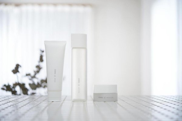 消费新品周报|TCL发布中国首款可旋转智慧大屏；麦卢卡蜂蜜品牌BEE+登陆中国