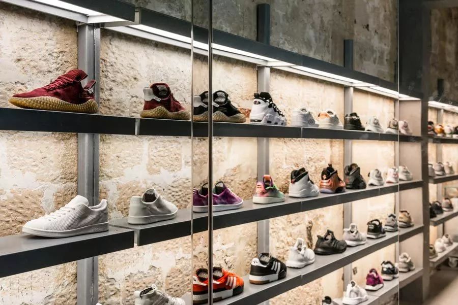 巴黎买潮鞋,寻潮专卖店