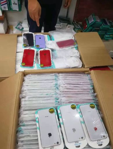 可恶|南宁民生路这家店卖“山寨”手机配件,狠赚十几万