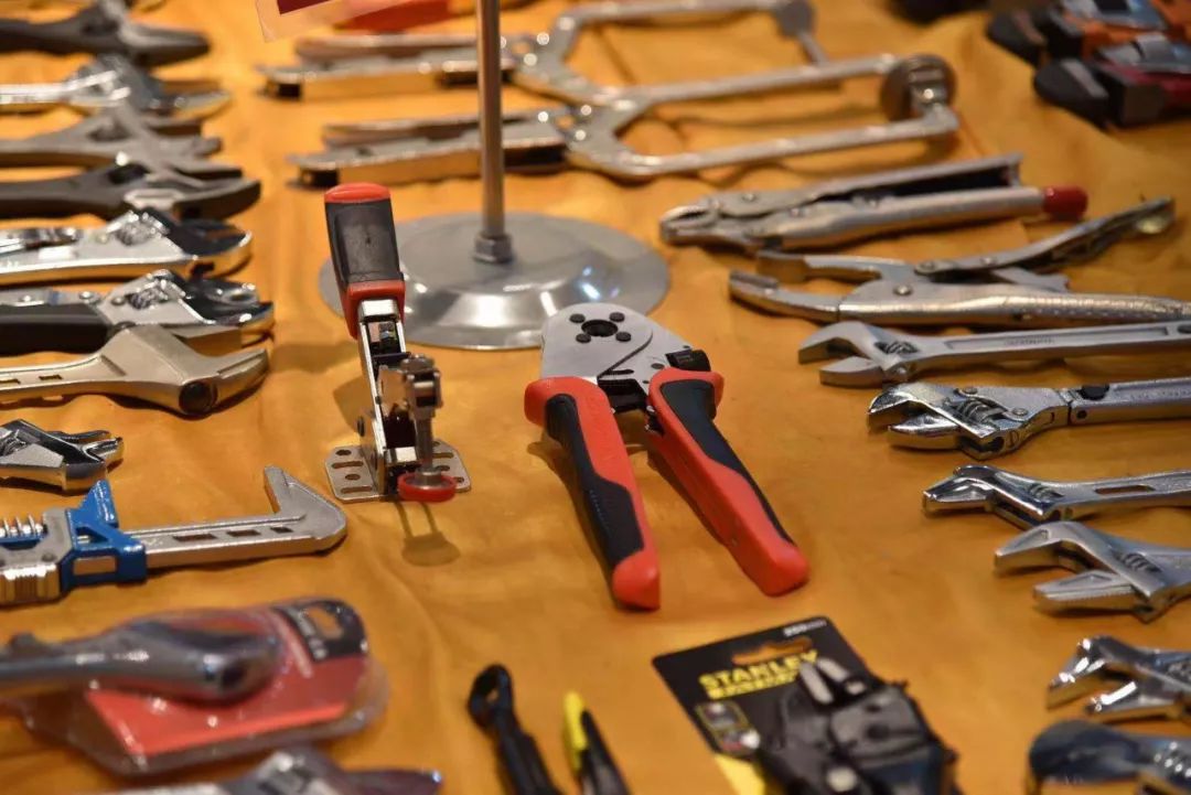 威力工具小扳手,文登威力工具活扳手生产视频