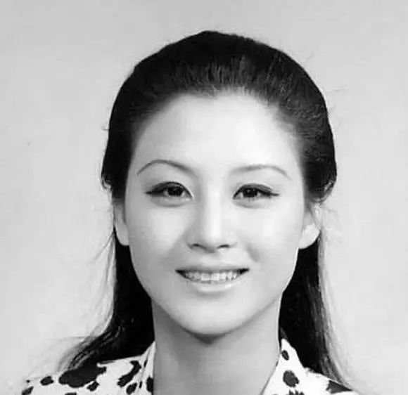 对韩国女孩而言，整形术是枷锁吗？