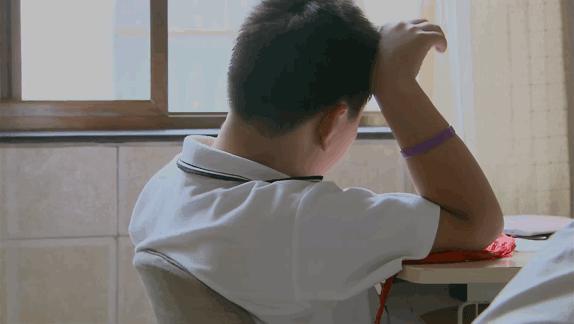 15岁的男孩打脸了多少教育专家,14岁少年风靡全网