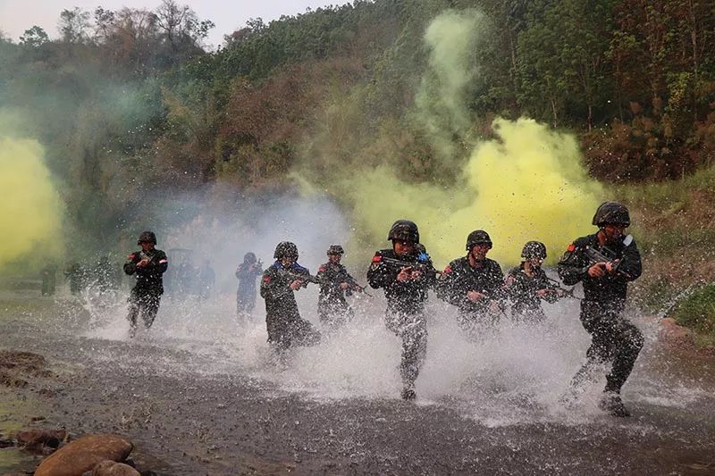 退伍季青春活成了自己,退伍季他们的青春曾在这里绽放过