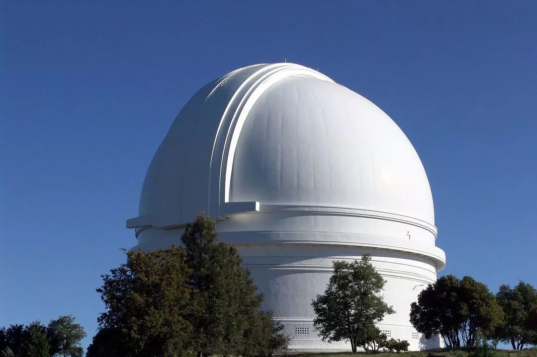 黑洞周围居然能发光？没错，而且可能还不弱｜左文文