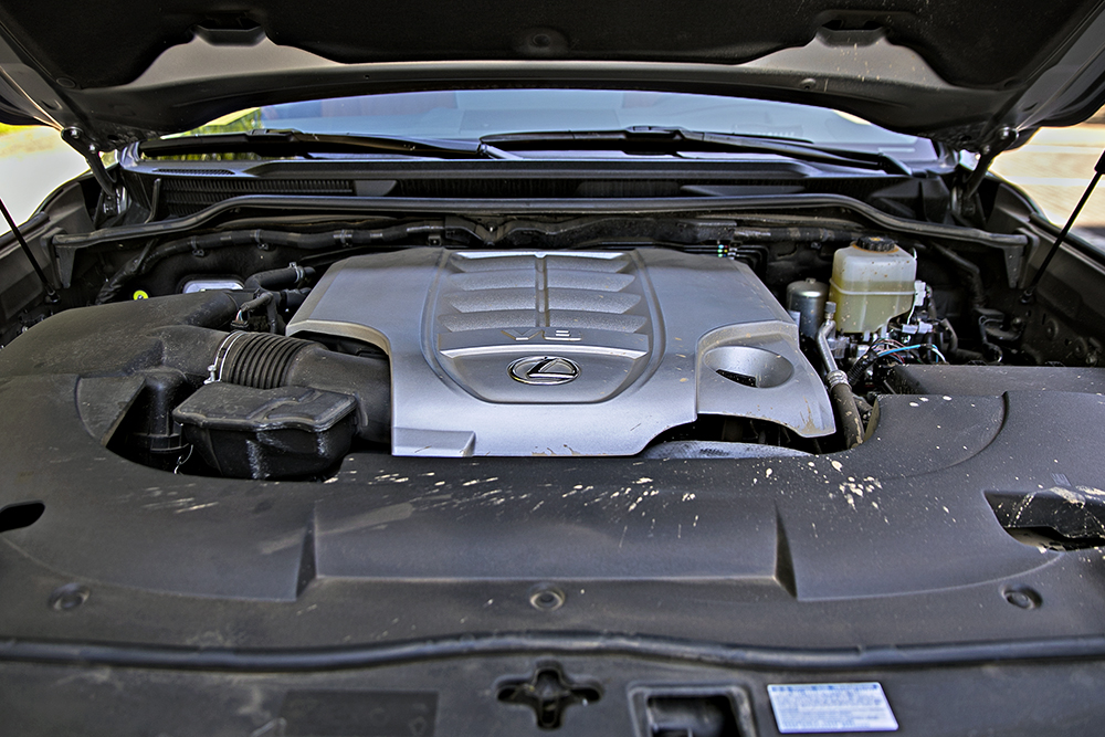 19款雷克萨斯lx570试驾巅峰版,雷克萨斯lx570黑曜巅峰限量版试驾