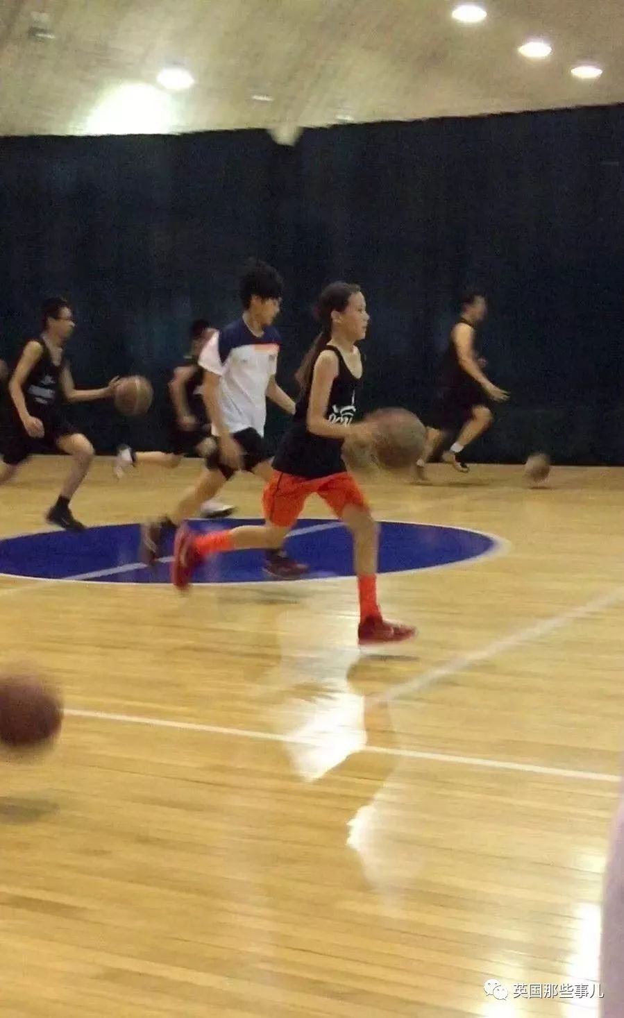 15岁华裔小姑娘获得世界冠军,15岁少女放弃美籍回国