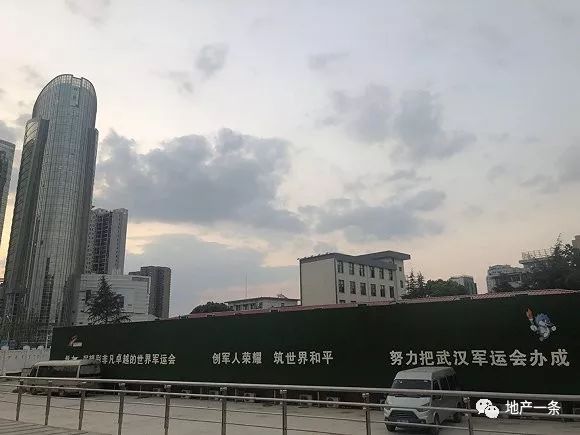 武汉最大城市足球场,22个足球场有多大