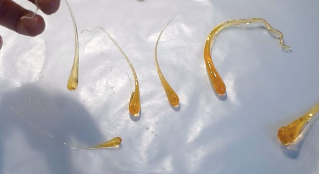 你吃的硬糖都是玻璃，所以能做成迷惑科学家400年的超硬玩具|科学DIY