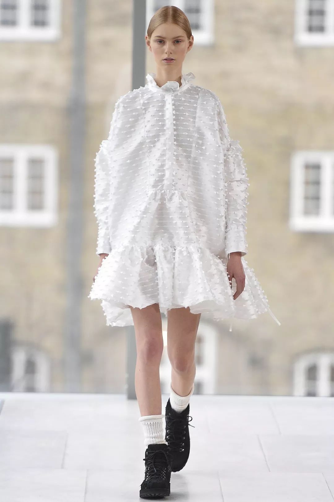 秋冬黑红裙子大码胖mm显瘦遮肉,今年最火的裙子显瘦遮肉