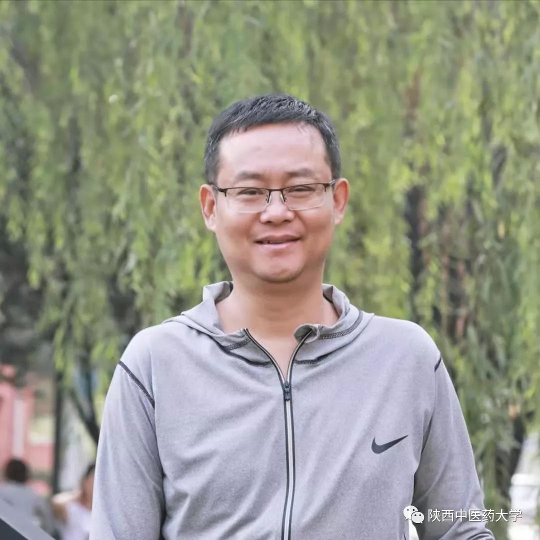 向身边优秀教师学习致敬文案,向教师致敬先进事迹