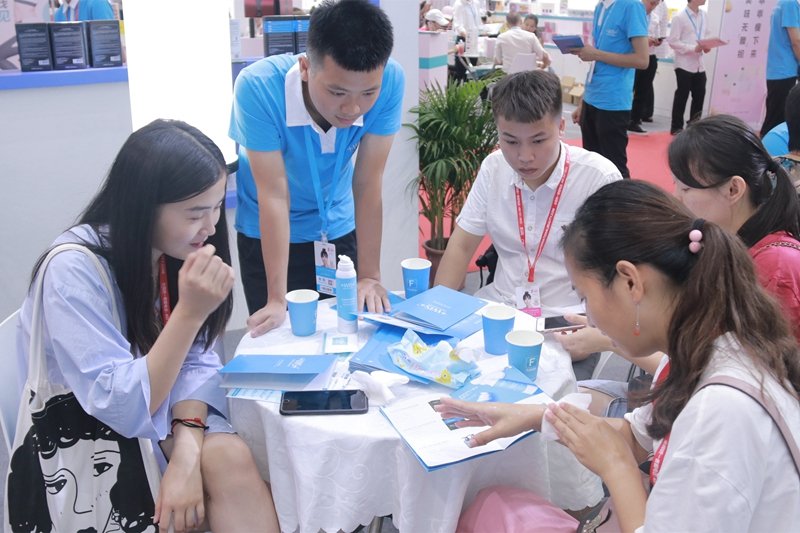 WIS进军化妆品店渠道线上流量优势如何赋能实体零售？