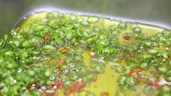 成都网红小吃棒棒鸡,网红小吃棒棒鸡