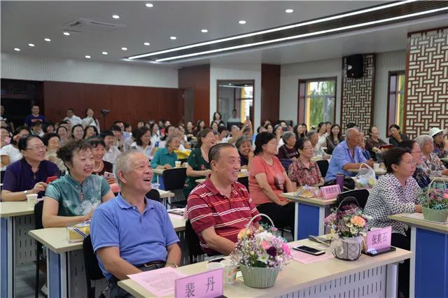 「直通校园」他们眼中的母校教师，怎一个“赞”字得了！——杏花岭小学