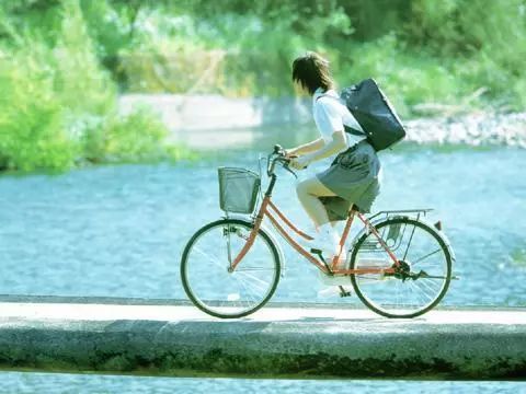 自行车保持平衡教学,自行车怎么保持平衡