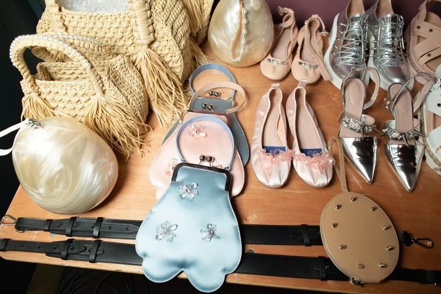 丝绸吊带长裙巴黎时装周,simonerocha泡泡裙