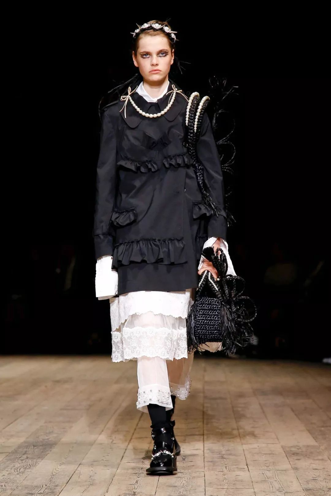 丝绸吊带长裙巴黎时装周,simonerocha泡泡裙