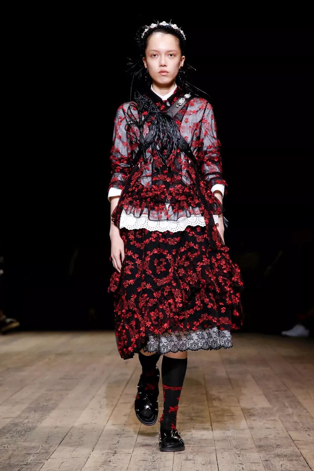 丝绸吊带长裙巴黎时装周,simonerocha泡泡裙