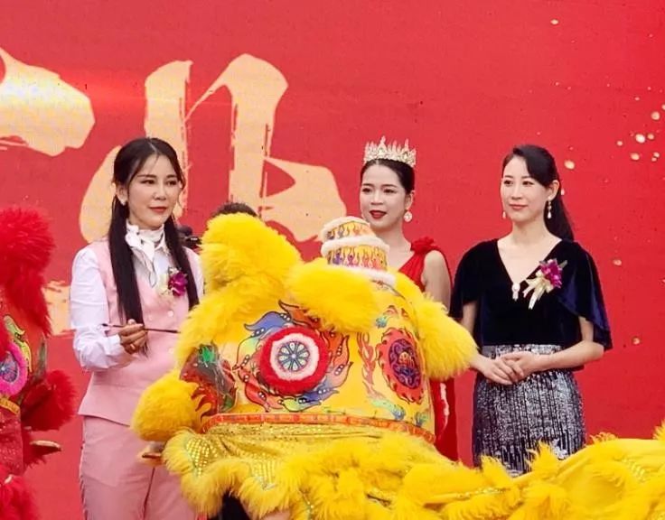 太火爆全国各地190万游客涌入景区,20多万人聚集