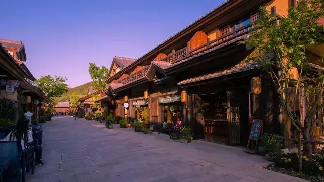 拈花湾历史背景,灵山小镇拈花湾案例解读