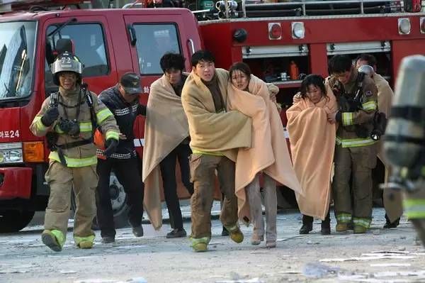 《烈火英雄》入选中小学生推荐观影影片，800字观后感你准备好了吗？