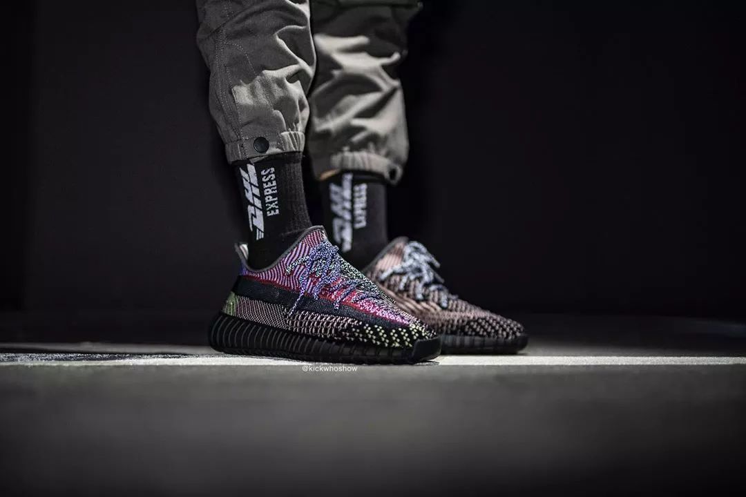yeezy350满天星,yeezy350v2荧光绿非反光评测