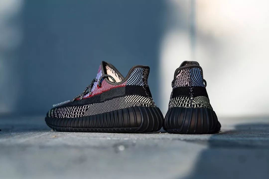 yeezy350黑红搭配,yeezy350v2荧光绿非反光评测