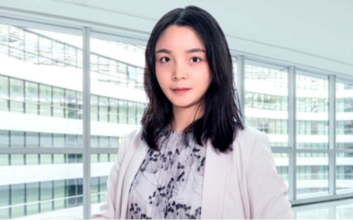 44岁的她竟睡服半个娱乐圈,被亿万直男跪舔!遭小S妒忌十年:凭什么?