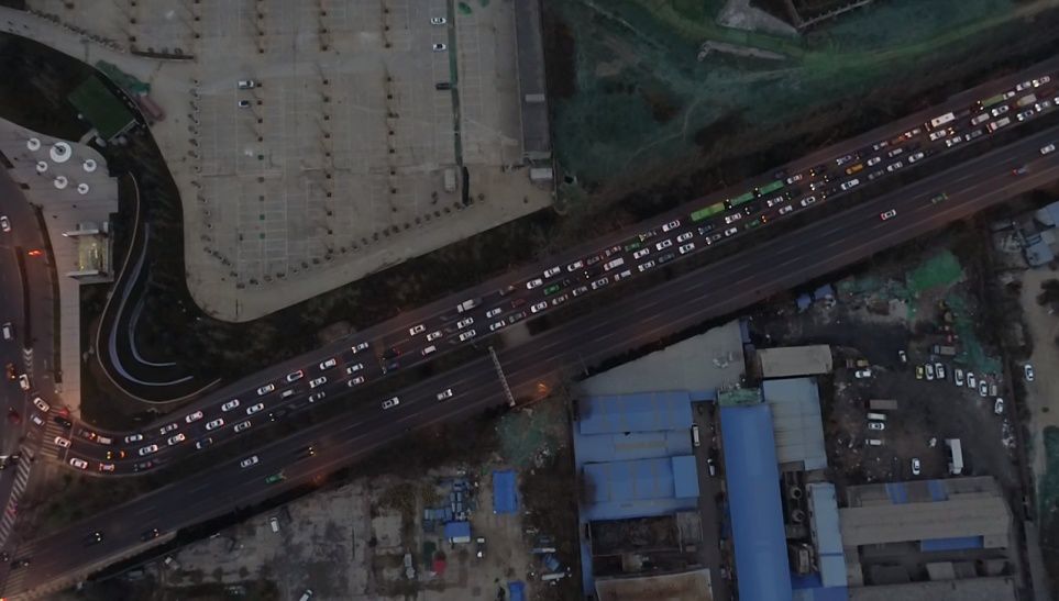 交警中队召开缓堵保畅部署会,交警减量控大缓堵保畅