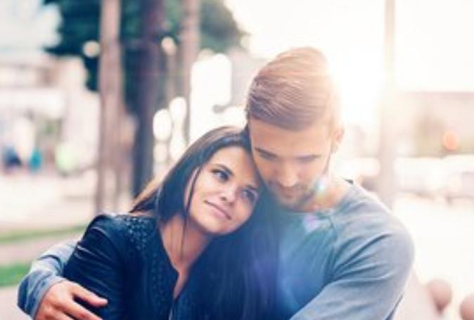 总喜欢在朋友圈发负面情绪的女人,经常发这2种朋友圈的女人很掉价