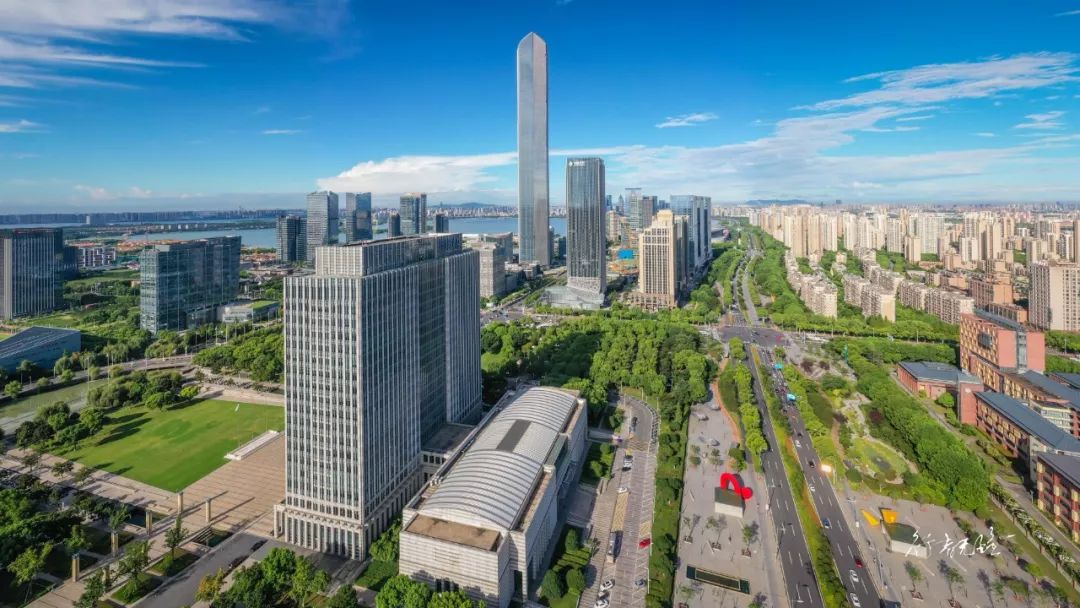 蓝绍敏给园区21名企业高管颁奖！