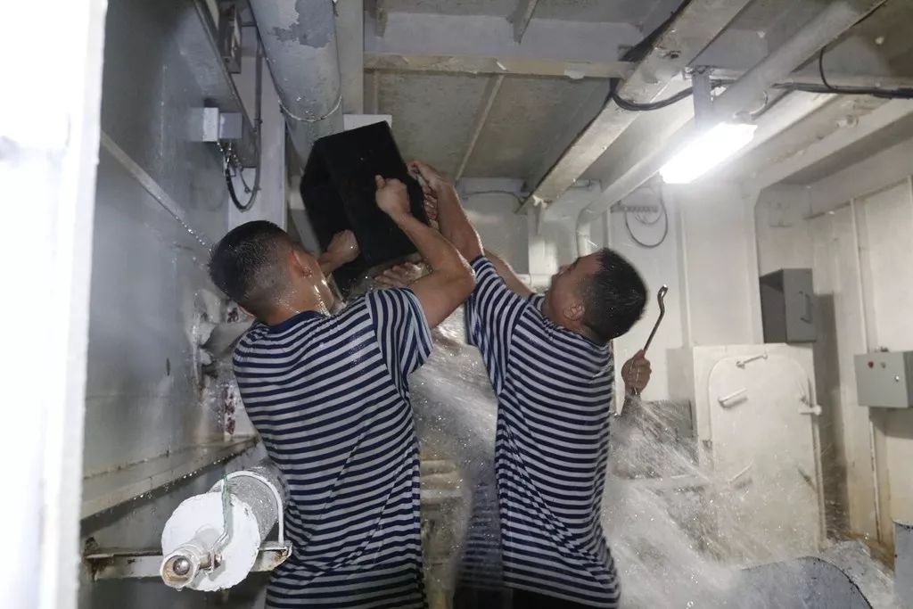 海军院校训练真实视频,海军战队训练真实视频