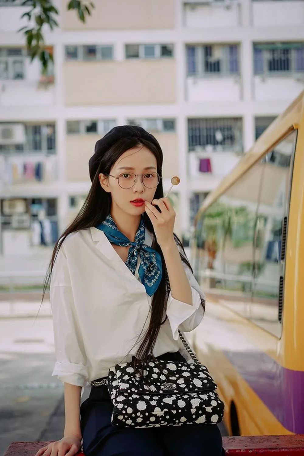 根据你的脸型和眼镜选发型,怎么选择适合自己的发型和眼镜