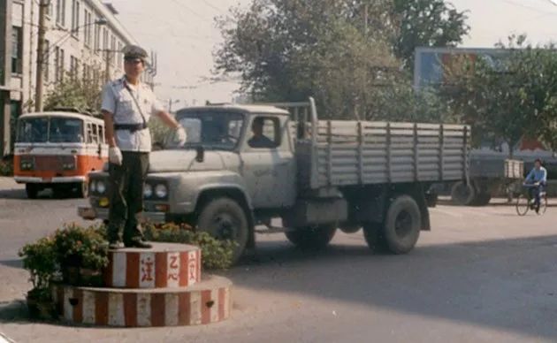 昔日吹口哨，今朝智能眼——看青岛政法工作70年巨变（公安篇）