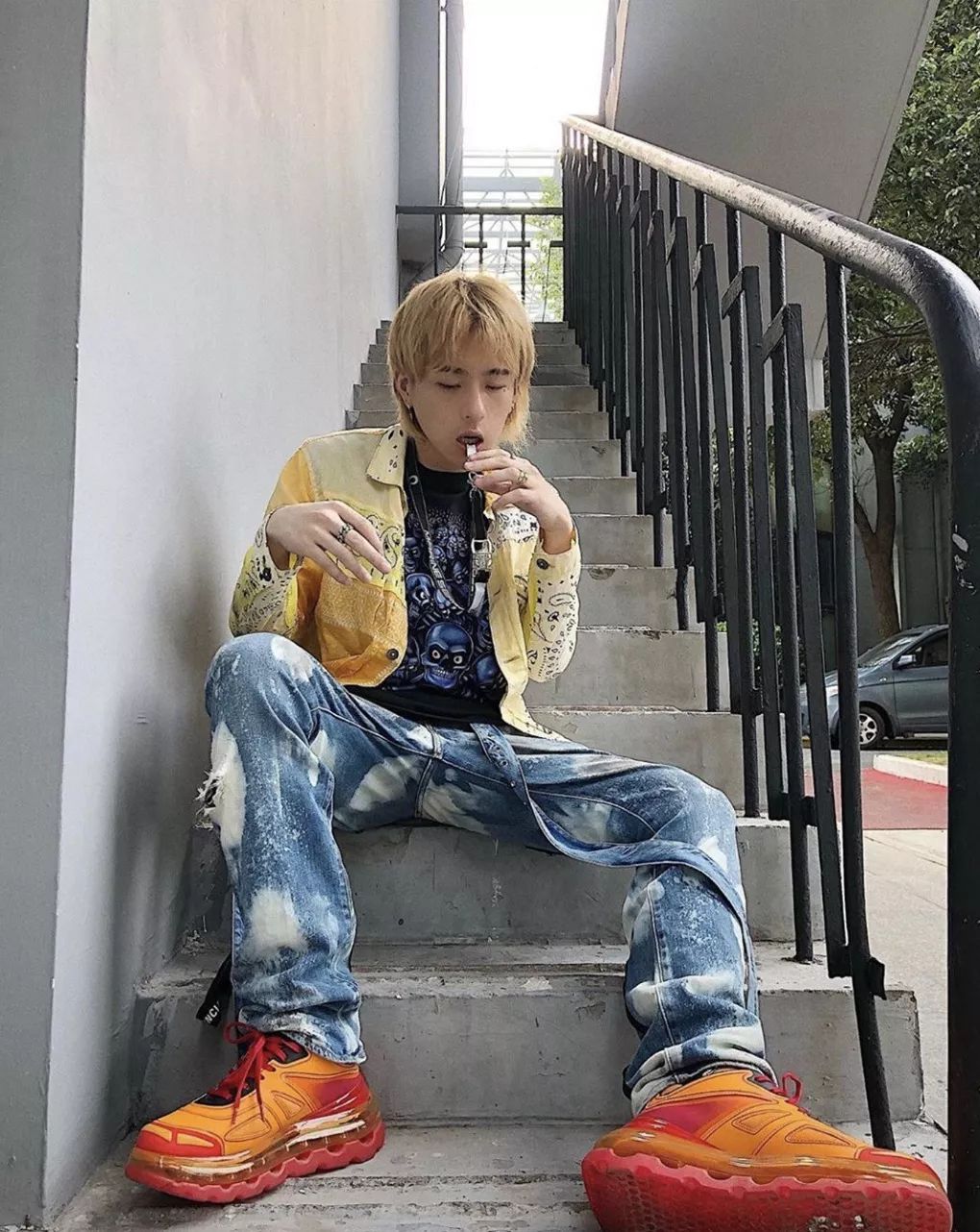 在皮鞋和球鞋之间摇摆的我们，终于找到了最佳选择