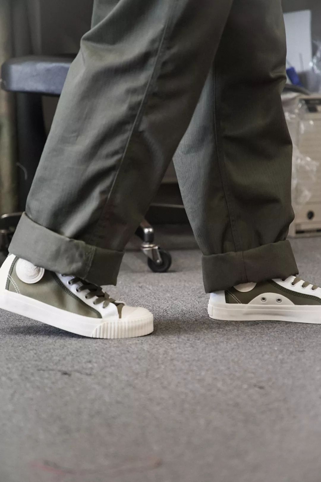 推荐女生穿的背带裤,敢穿背带裤的女孩