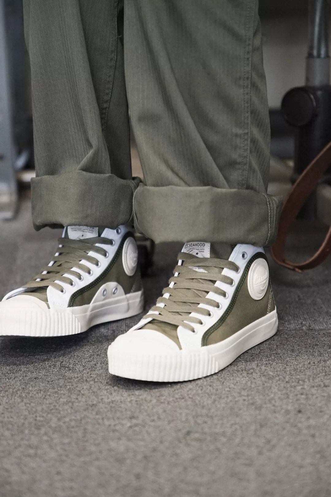 推荐女生穿的背带裤,敢穿背带裤的女孩