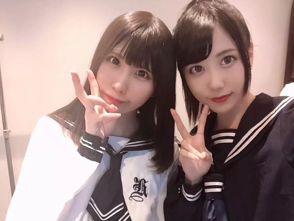 日本变态男粉丝通过女爱豆的瞳孔倒影找出她的住所,进行偷袭猥琐...简直可怕...