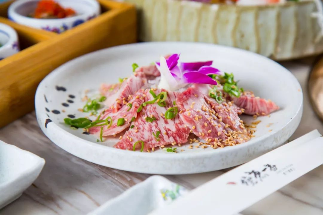 超级网红日料店终于在成都开业了,最便宜的3折店铺套装