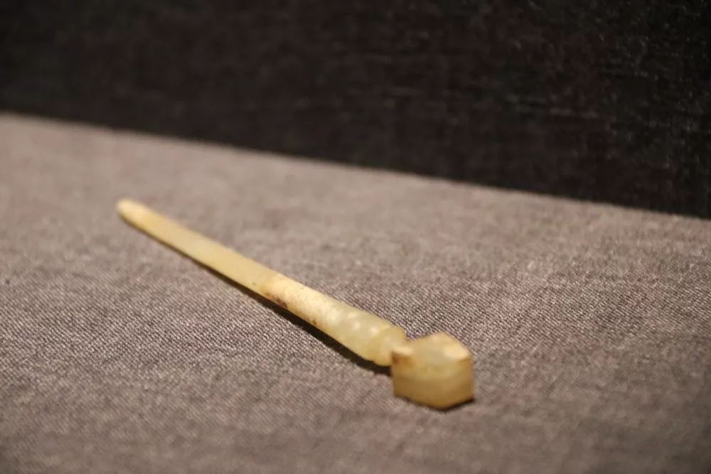 卡地亚满钻手镯窄版高定,卡地亚新款手镯时尚减龄黄金