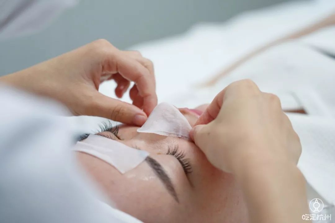 疯了！比1折还低！9店通用！火爆杭城的资深皮肤管理中心，唤醒秋日少女肌