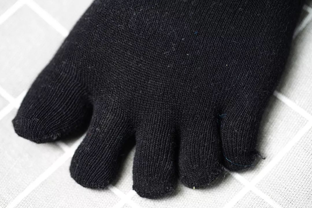 什么袜子踢球不起泡,汗脚穿什么样材质袜子不臭