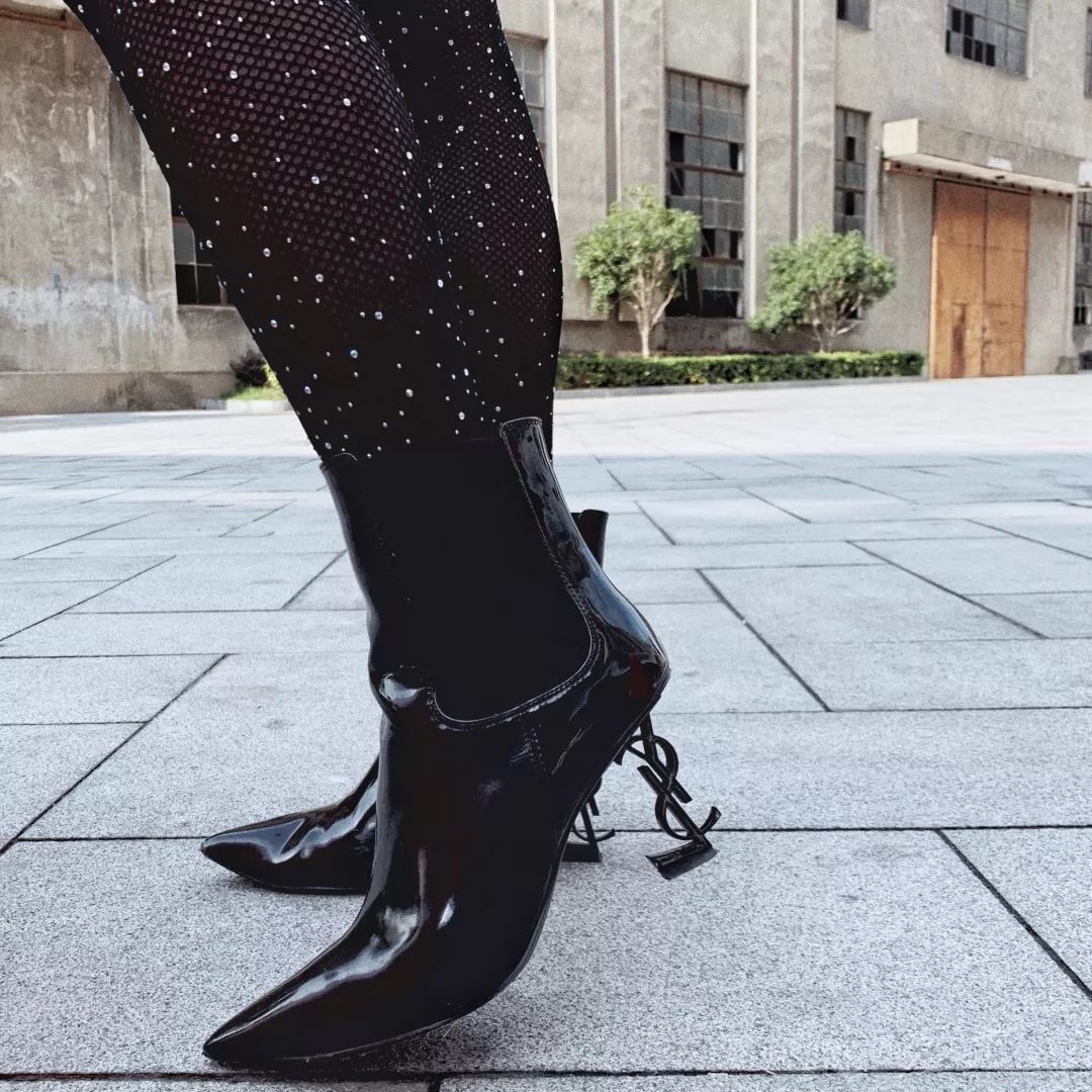 就想问问大家，“亚逼”怎么你了