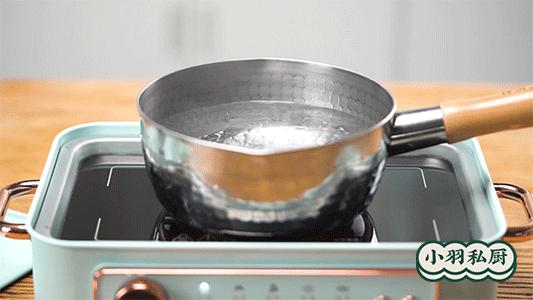 可煎可炒可炖的一款多功能锅,这款多功能锅可蒸可烤可煮