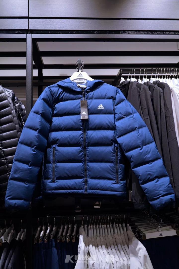 身上穿了假的耐克,阿迪耐克真假穿着体验