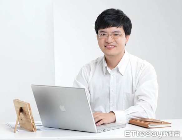 纹绣唇代价大!她一做完“疱疹齐发” 伤口上水泡窜生痛炸