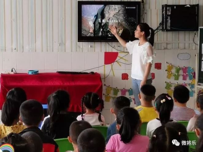 以实际行动迎接全国扶贫日,扶贫日送温暖助力精准扶贫