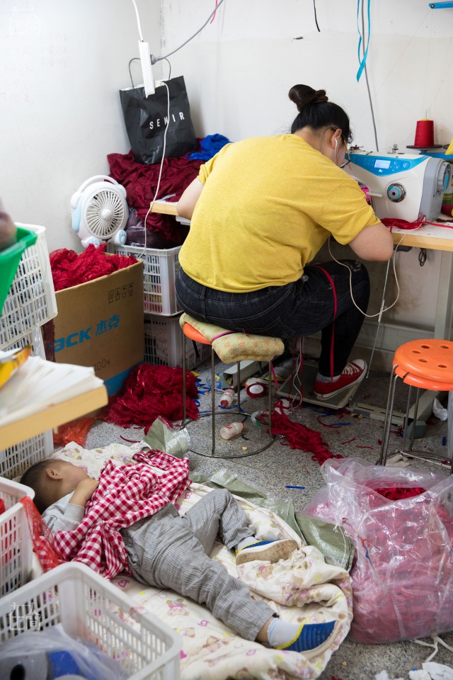 揭秘产品畅销全球的中国“情趣内衣小镇”