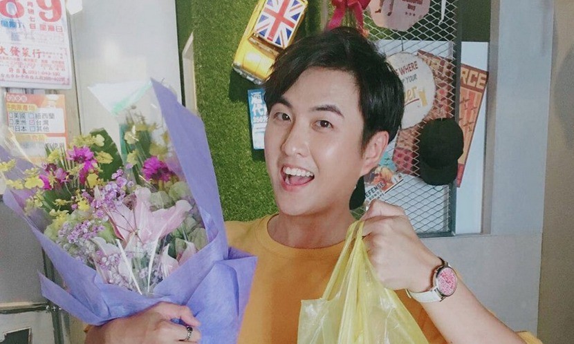 沙子飞进眼睛正确处理方法,虫子钻进耳朵不用慌教你一招